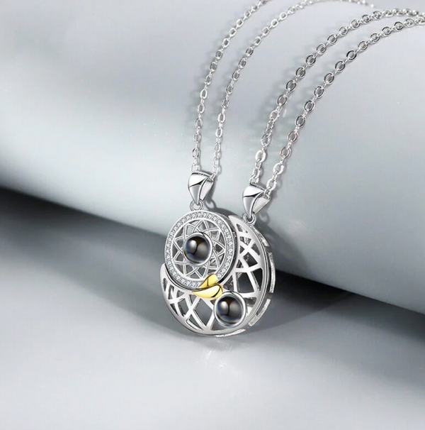 Collar Sol y Luna Proyección Te amo en 100 idiomas. Especial San Valentín!💝